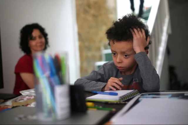 As Schools Go Digital, Here Are Pros & Cons of Online Classes in India and the Ideal Screen Time Limit for Kids